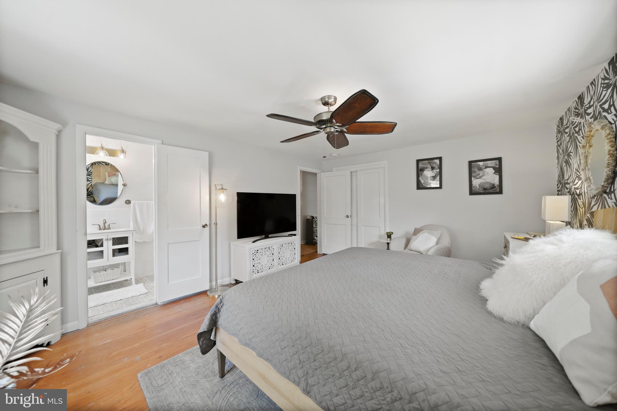 800 North Wayne Avenue Wayne, PA 19087 - Photo 21 of 45 Owners' Suite