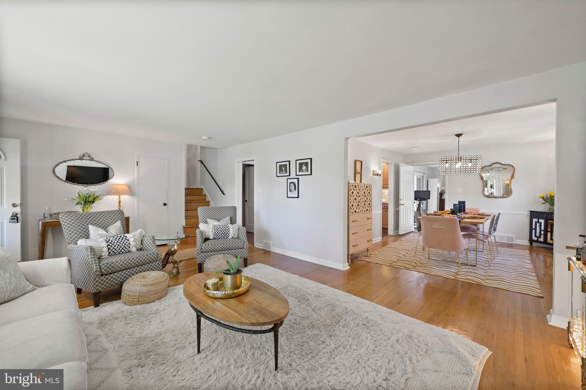 800 North Wayne Avenue Wayne, PA 19087 - Photo 9 of 45 Living Room