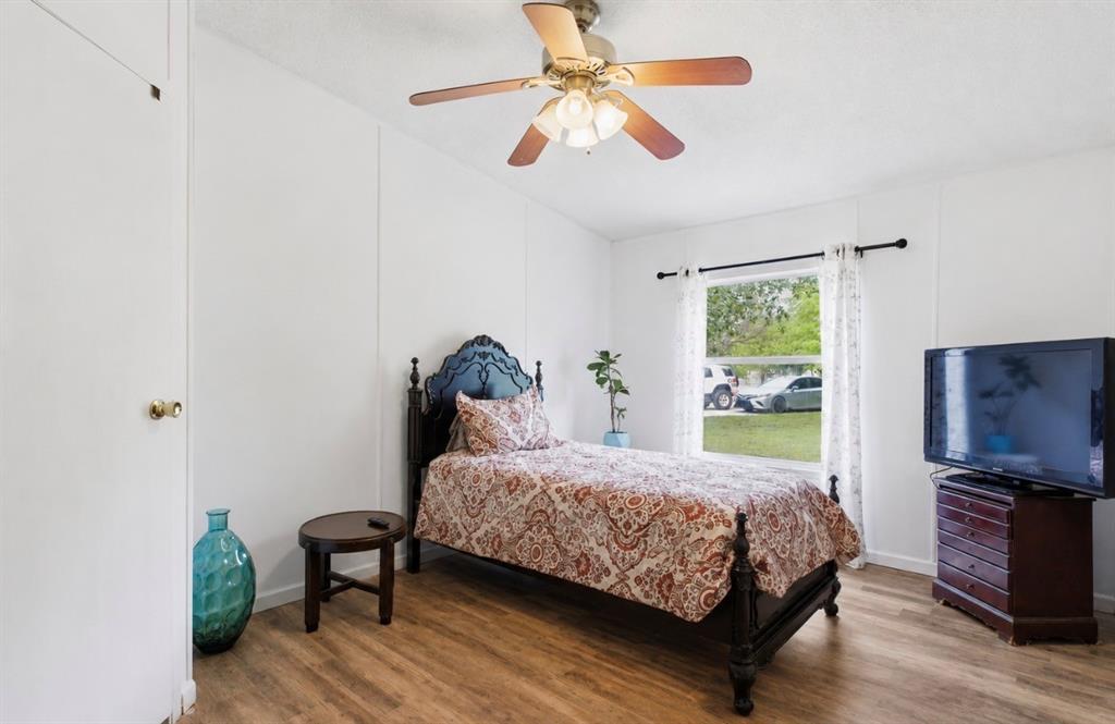 134 Private Road 4523 Decatur, TX 76234 - Photo 26 of 34 Bedroom 3 - All rooms have ceiling fans.