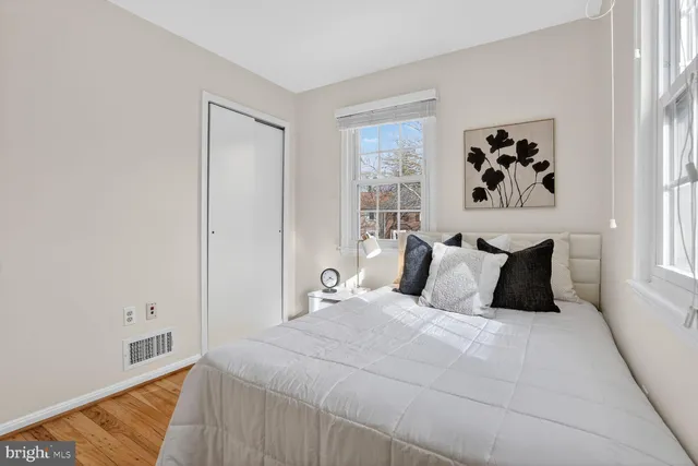 $599,990 | 6015 Ticonderoga Court, Burke, VA 22015