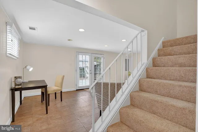 $599,990 | 6015 Ticonderoga Court, Burke, VA 22015