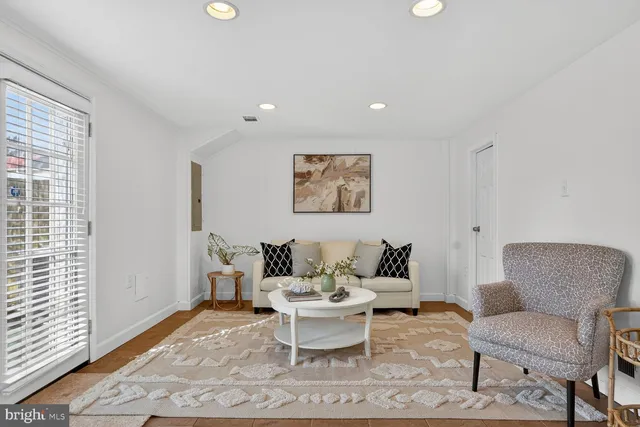 $599,990 | 6015 Ticonderoga Court, Burke, VA 22015