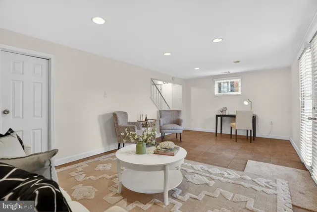 $599,990 | 6015 Ticonderoga Court, Burke, VA 22015