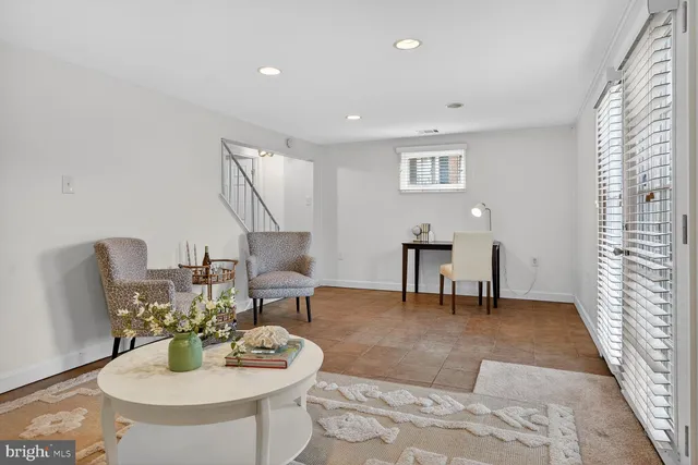 $599,990 | 6015 Ticonderoga Court, Burke, VA 22015