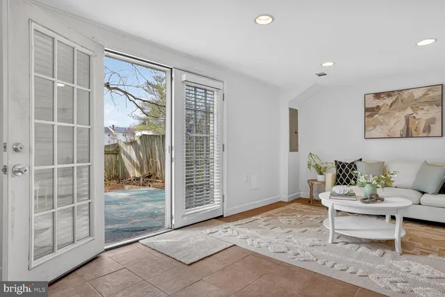 $599,990 | 6015 Ticonderoga Court, Burke, VA 22015