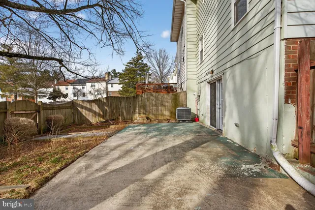 $599,990 | 6015 Ticonderoga Court, Burke, VA 22015