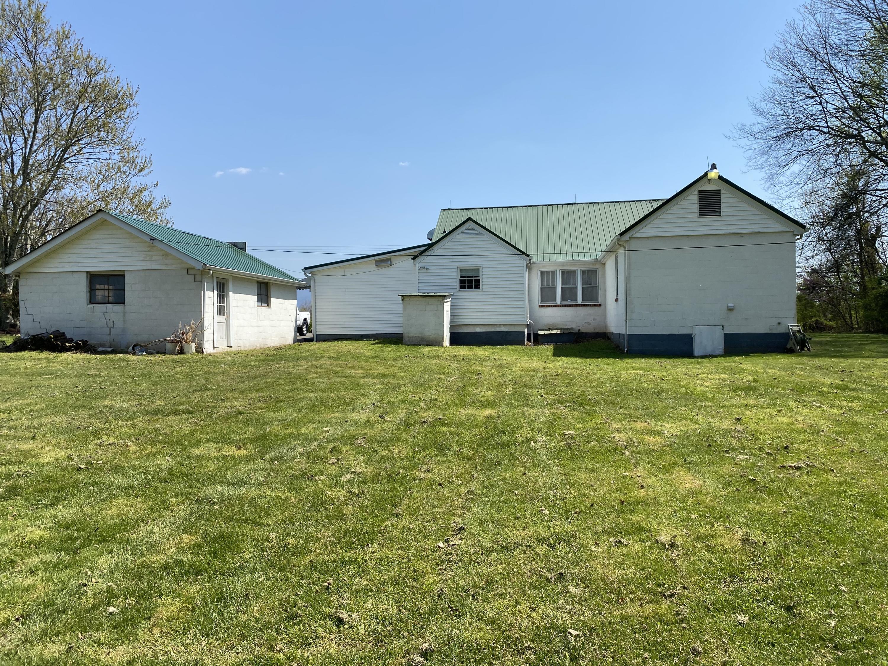 4349 Sevierville Road Maryville, TN 37804 - Photo 3 of 16 4349 Sevierville Rd 5