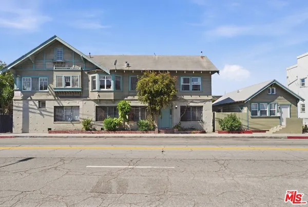 $2,200,000 | 49 Wavecrest Avenue, Venice, CA 90291