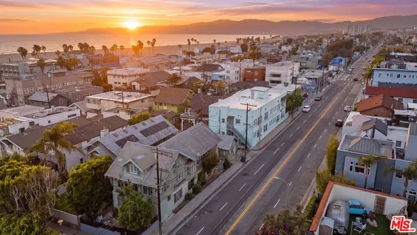 $2,200,000 | 49 Wavecrest Avenue, Venice, CA 90291