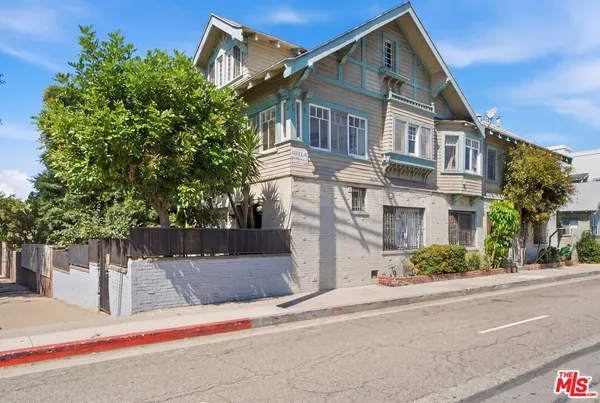 $2,200,000 | 49 Wavecrest Avenue, Venice, CA 90291