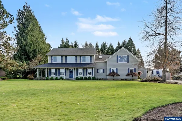 $999,000 | 742 East Main Street, Sublimity, OR 97385