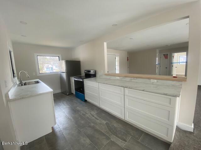 307 Cheshire Road Pittsfield, MA 01201 - Photo 3 of 16 Kitchen