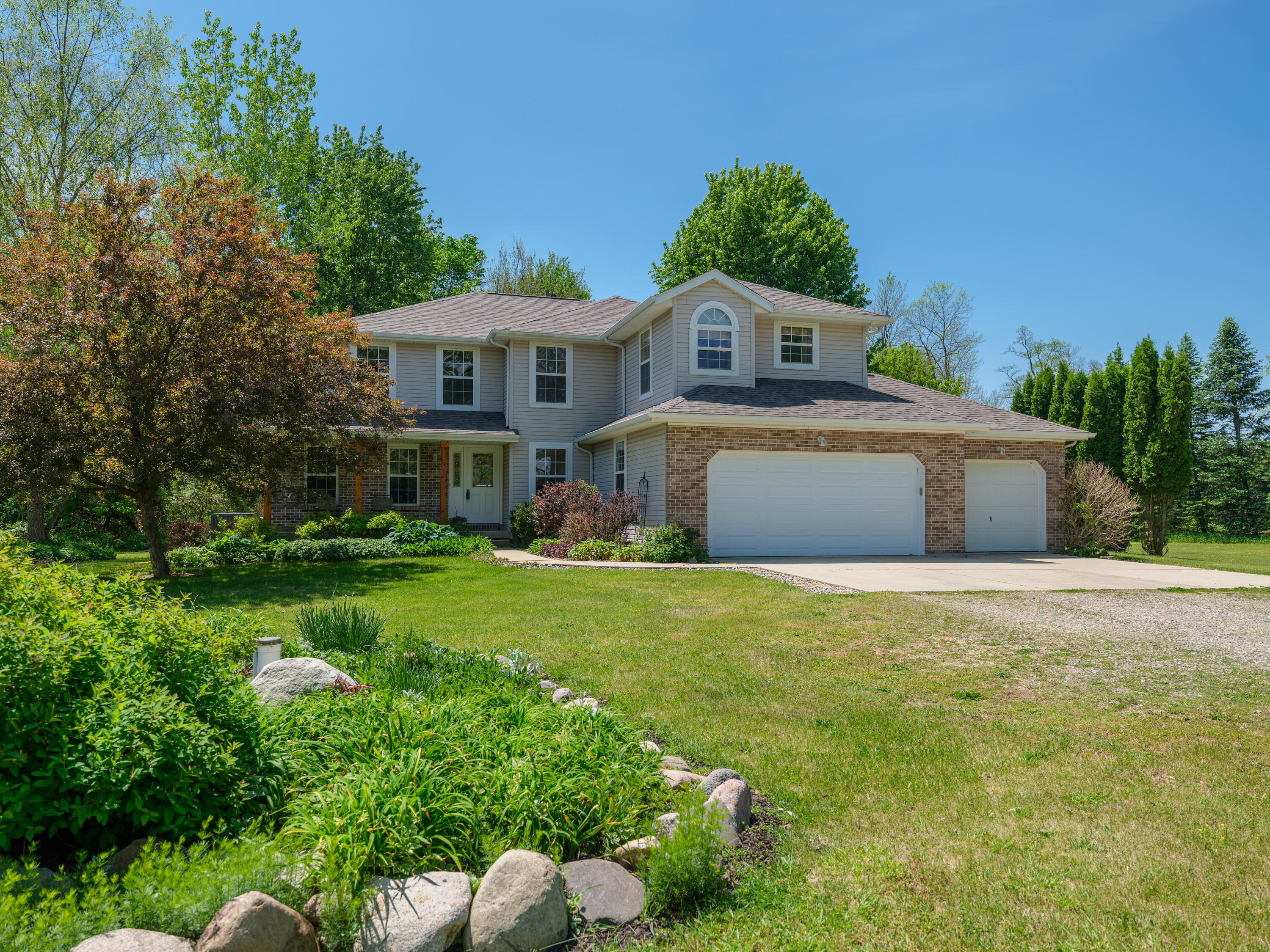 1042 Hunter Ridge Battle Creek, MI 49017 - Photo 2 of 47 1042 Hunters Ridge-101