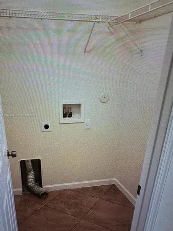 $1,999 | 6575 Southwest 49th Court, Unit D, Davie, FL 33314