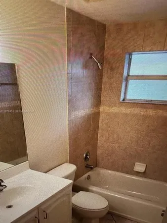 $1,999 | 6575 Southwest 49th Court, Unit D, Davie, FL 33314