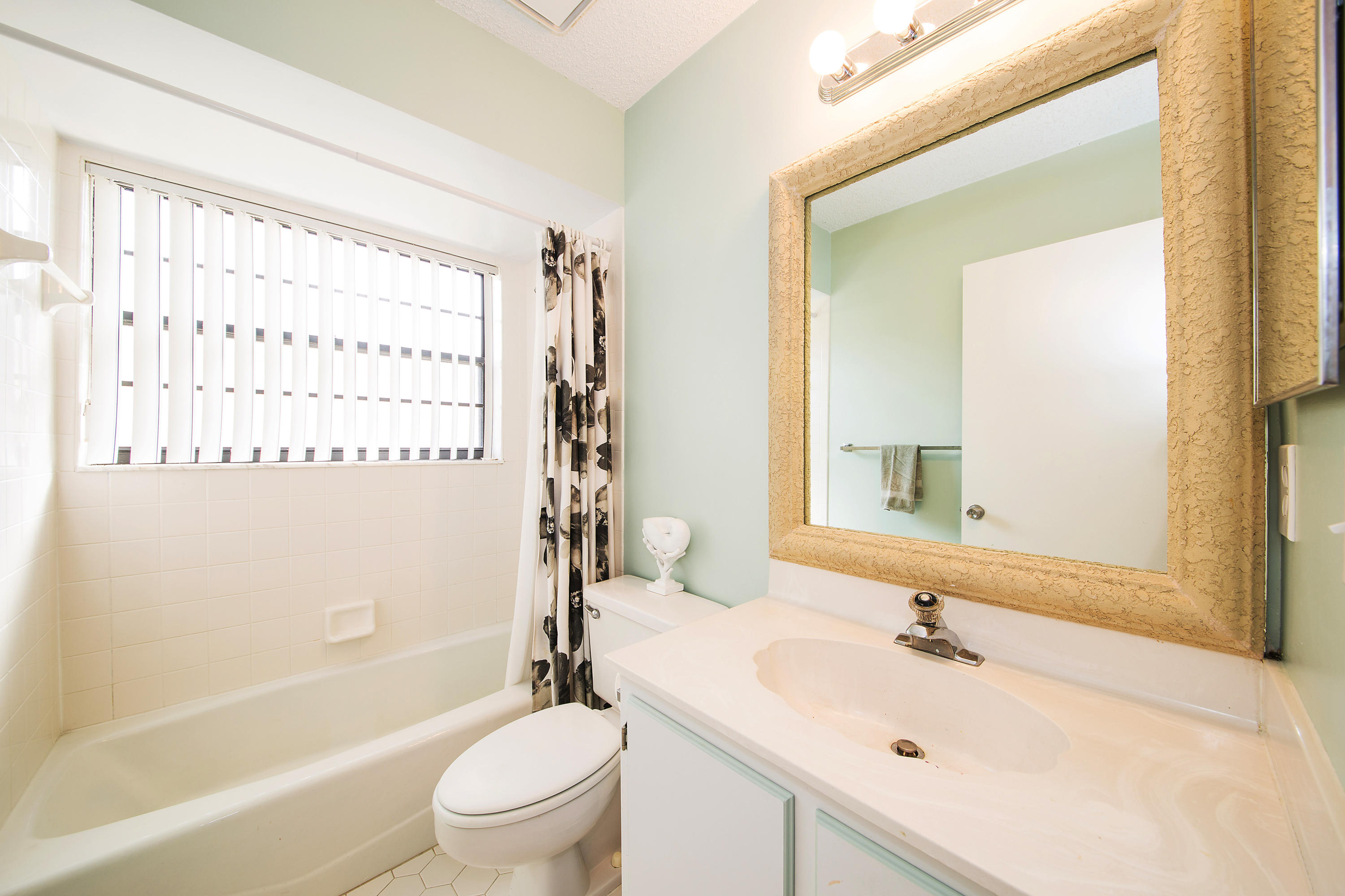 19840 Villa Medici Place Boca Raton, FL 33434 - Photo 15 of 23 VHT-RX-10180901_10.jpg