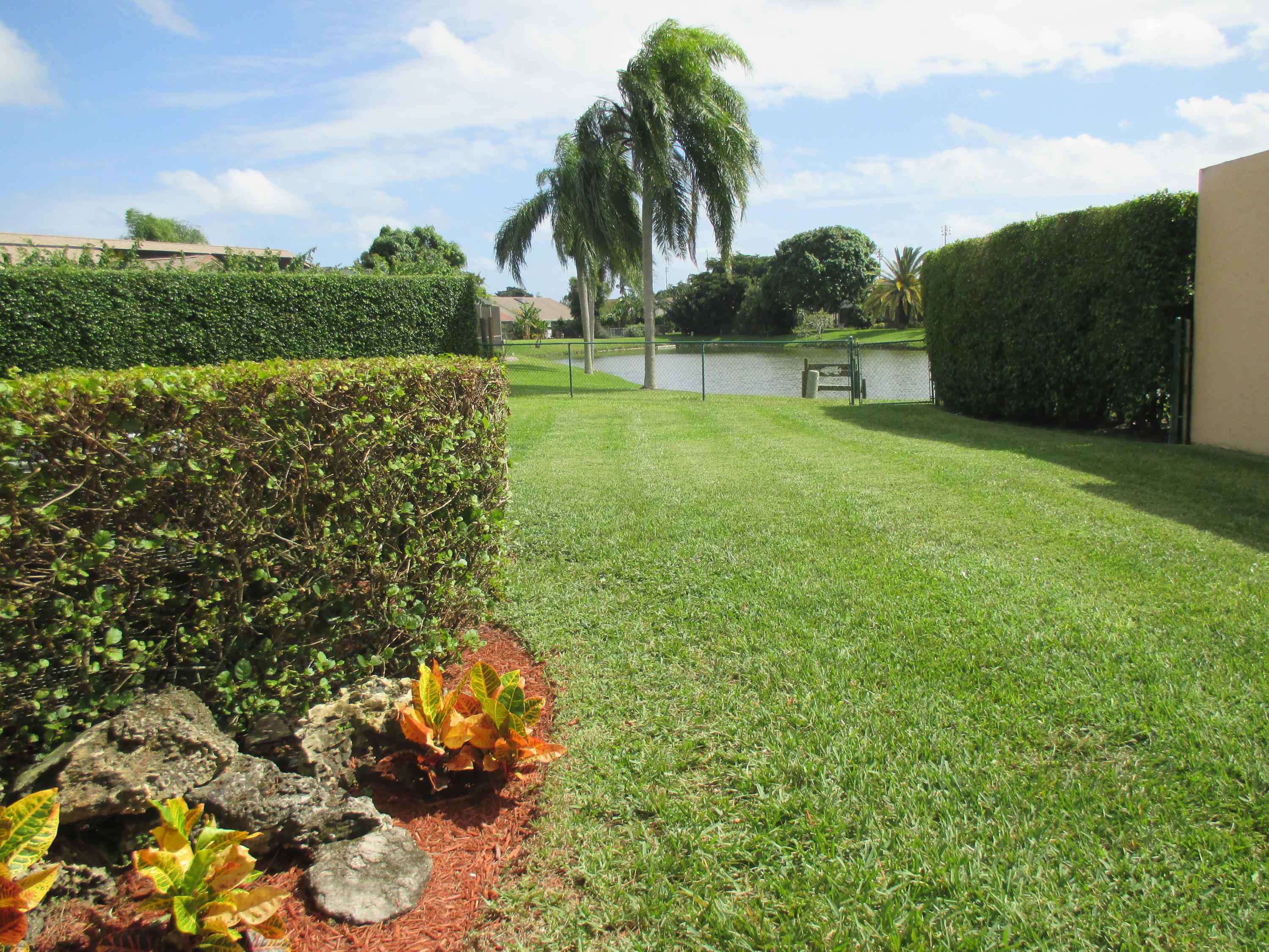 19840 Villa Medici Place Boca Raton, FL 33434 - Photo 3 of 23 IMG_0835.JPG garden boca fontana