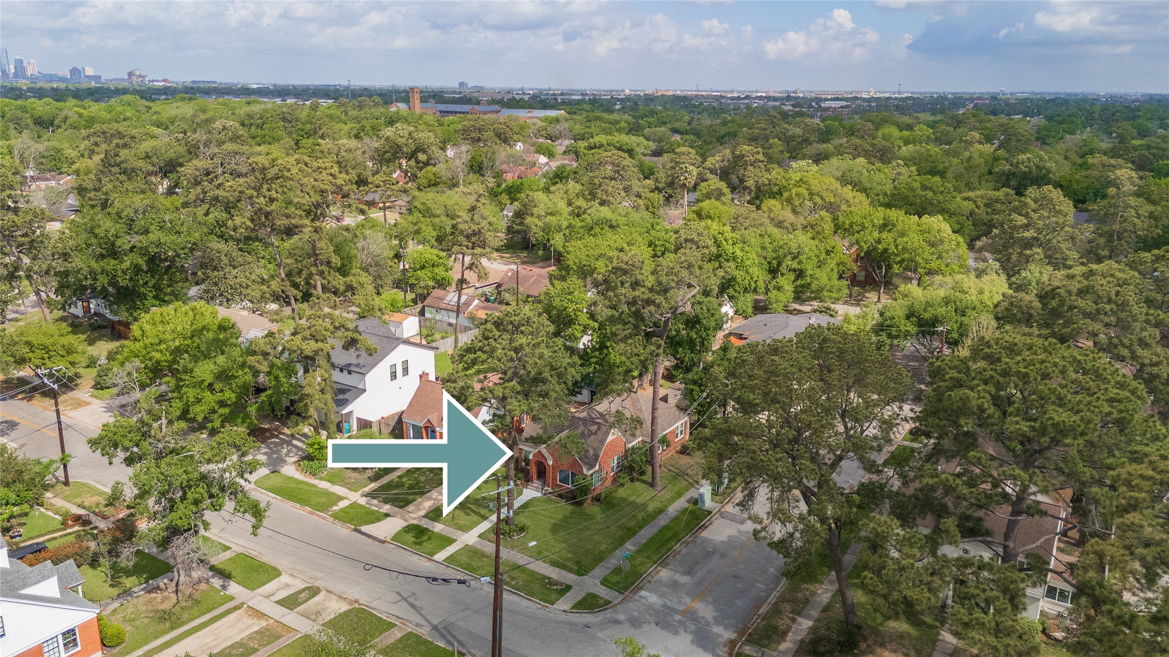 6673 Sylvan Road Houston, TX 77023 - Photo 38 of 39 an aerial view of a house