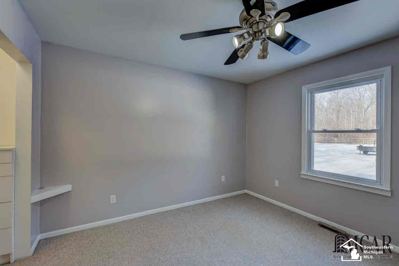 1663 Irish Road Dundee, MI 48131 - Photo 12 of 25 21402594-11.JPG