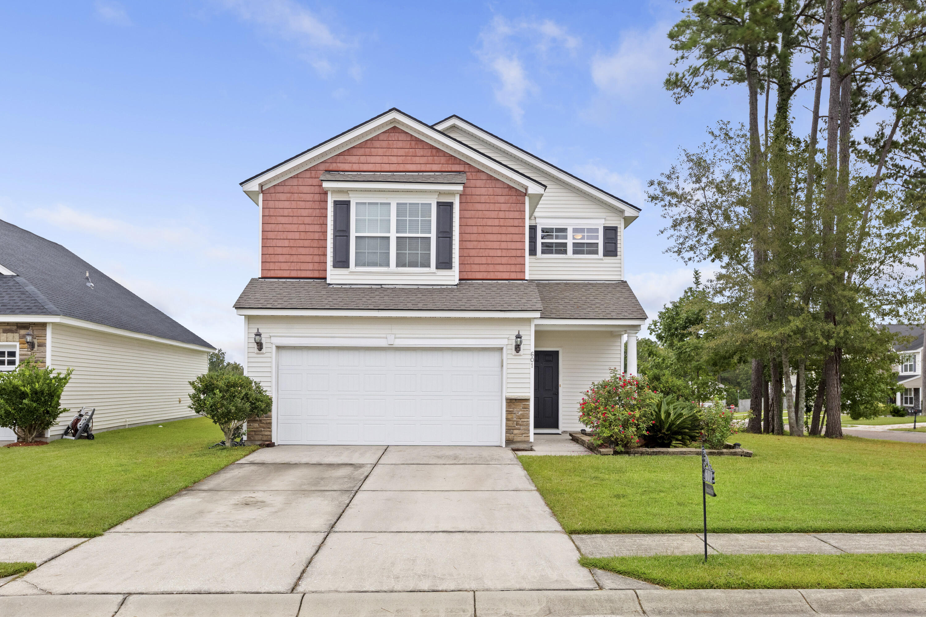 601 Watershed Drive Goose Creek, SC 29445 - Photo 2 of 45 601WatershedDr-CasaVerdeMediaLLC6
