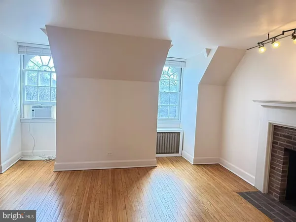 $3,000 | 48 Nassau Street, Unit I, Princeton, NJ 08542