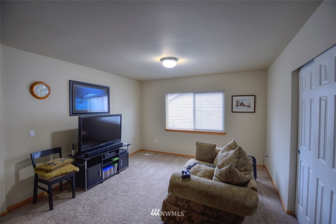 7237 Radius Loop Southeast Lacey, WA 98513 - Photo 9 of 24 Gallery Image 9