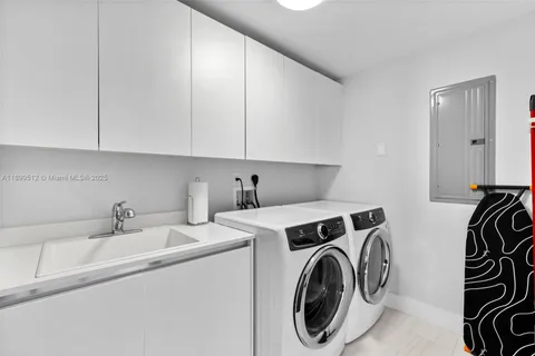 $2,400,000 | 1180 North Federal Highway, Unit 1102, Fort Lauderdale, FL 33304