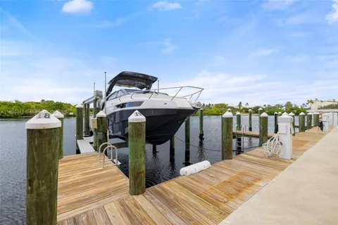 $2,400,000 | 1180 North Federal Highway, Unit 1102, Fort Lauderdale, FL 33304