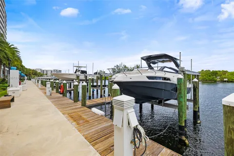 $2,400,000 | 1180 North Federal Highway, Unit 1102, Fort Lauderdale, FL 33304