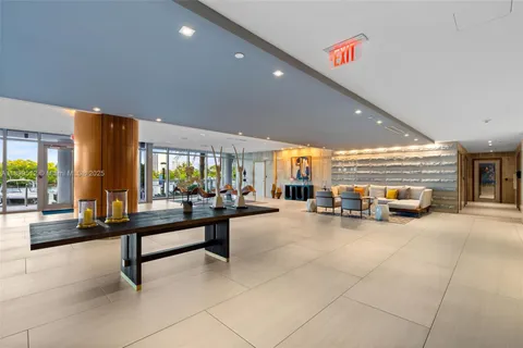 $2,400,000 | 1180 North Federal Highway, Unit 1102, Fort Lauderdale, FL 33304