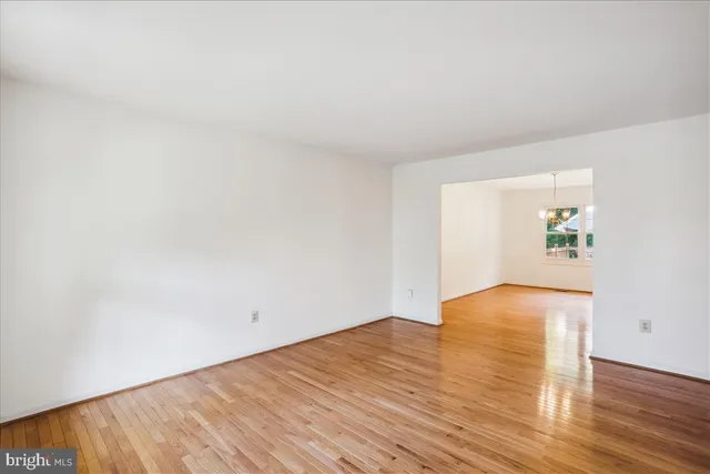 $3,650 | 18518 Gingerbread Lane, Gaithersburg, MD 20877