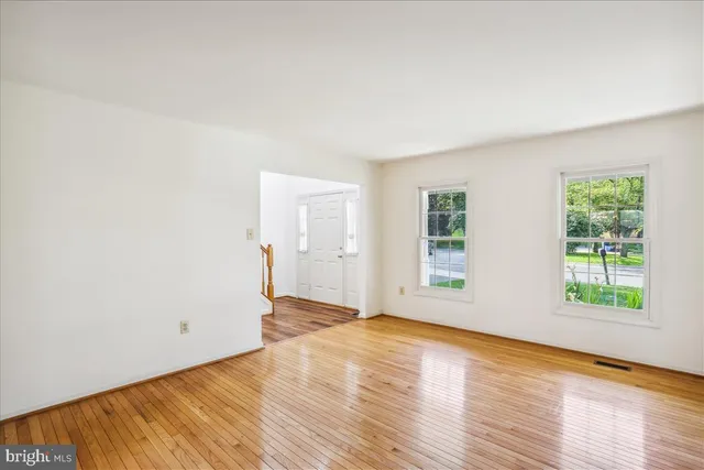 $3,650 | 18518 Gingerbread Lane, Gaithersburg, MD 20877