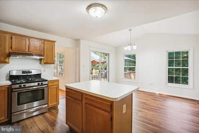 $3,650 | 18518 Gingerbread Lane, Gaithersburg, MD 20877