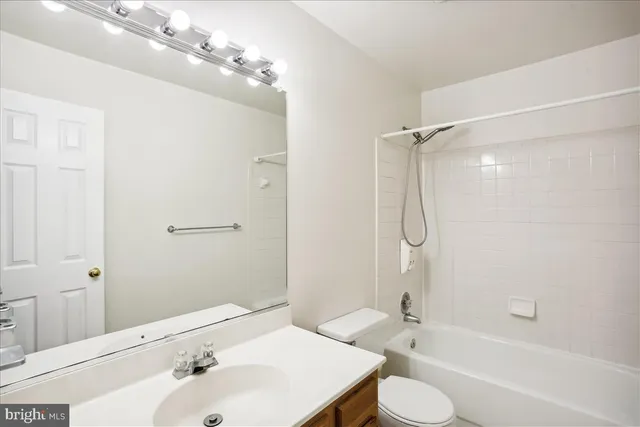 $3,650 | 18518 Gingerbread Lane, Gaithersburg, MD 20877