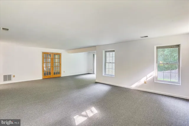 $3,650 | 18518 Gingerbread Lane, Gaithersburg, MD 20877