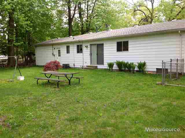 482 Maple Street Algonac, MI 48001 - Photo 4 of 12 31148529-3.JPG