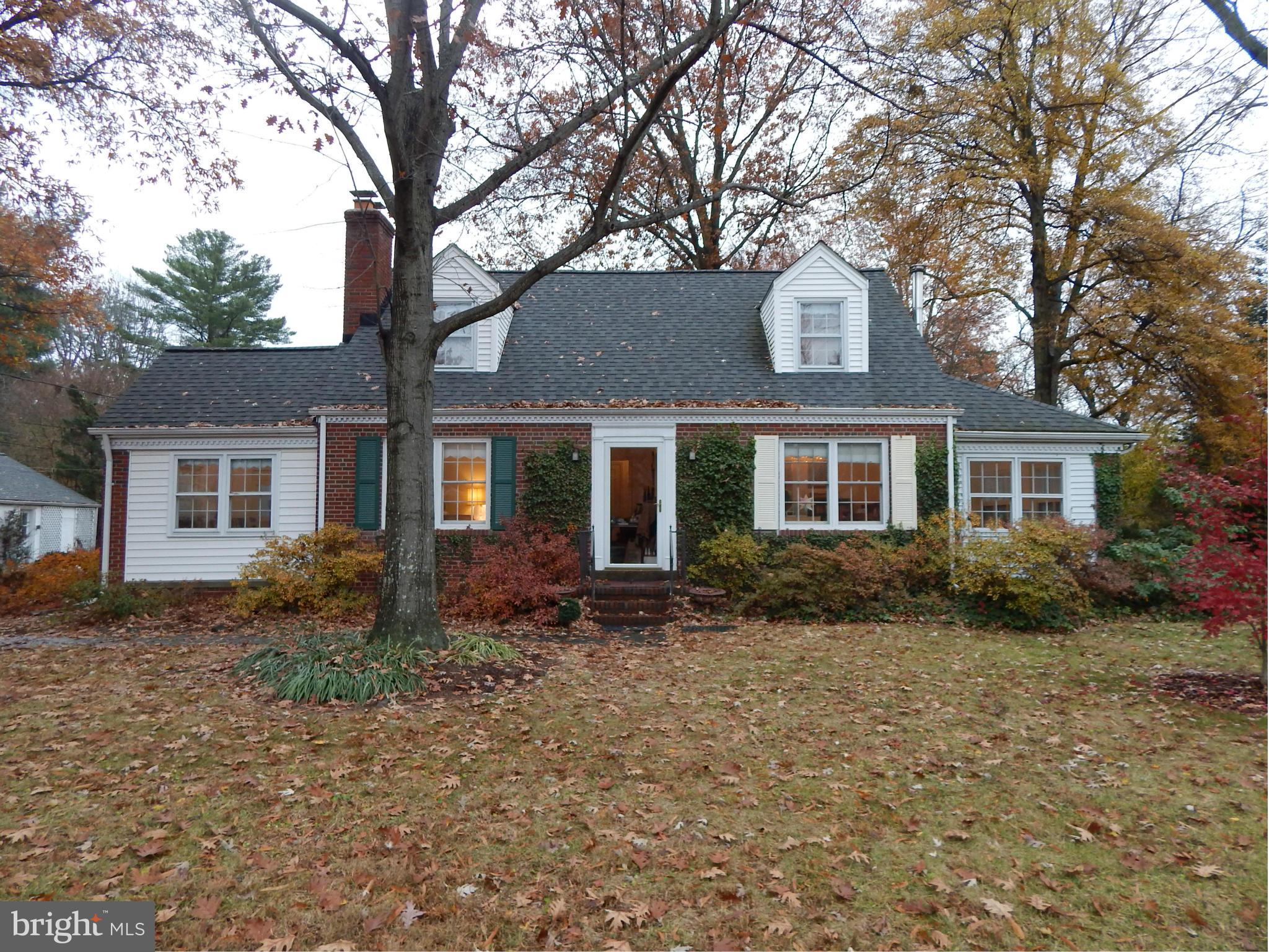 8121 Fort Hunt Road Alexandria, VA 22308 - Photo 1 of 5 Exterior (Front)