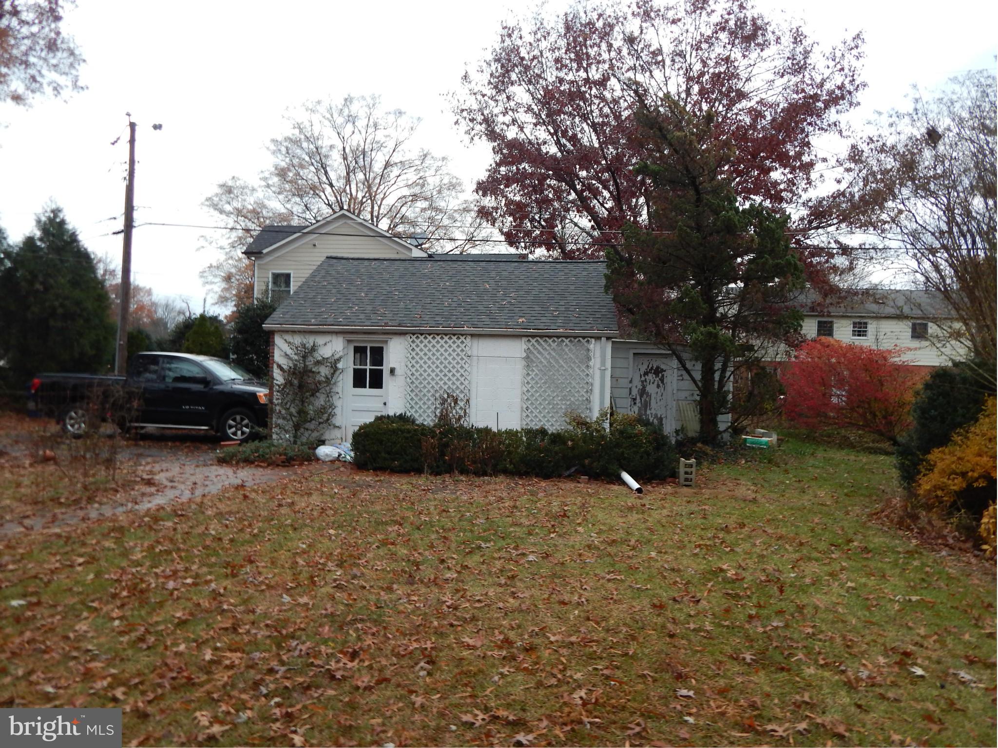 8121 Fort Hunt Road Alexandria, VA 22308 - Photo 4 of 5 Exterior (General)
