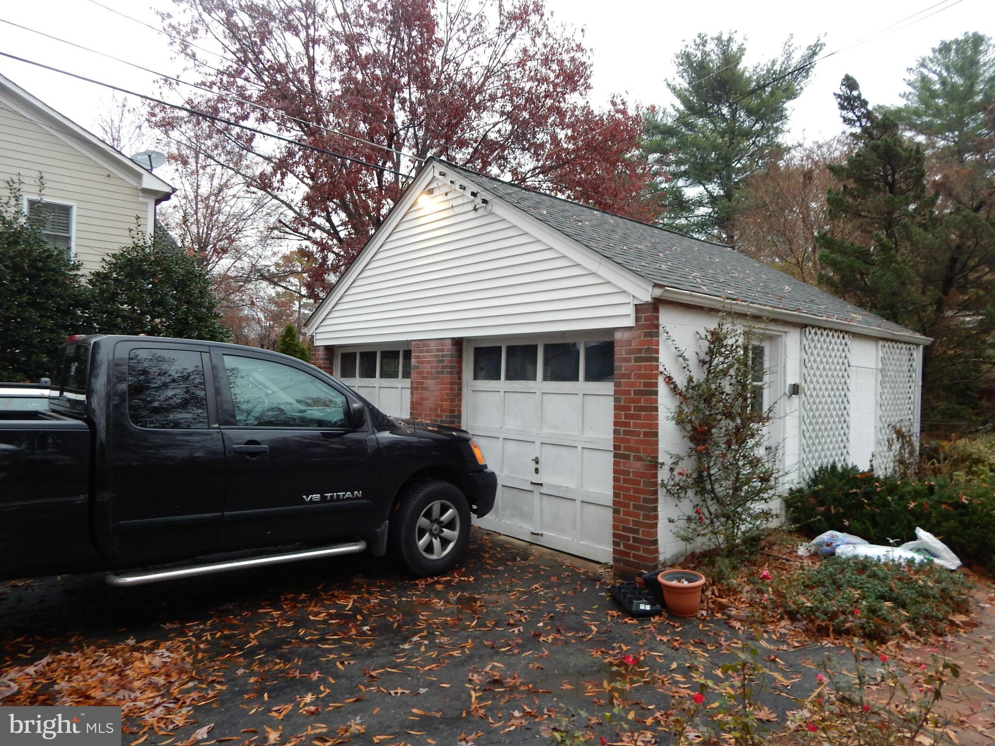 8121 Fort Hunt Road Alexandria, VA 22308 - Photo 5 of 5 Detached Garage
