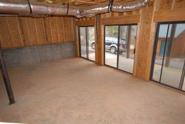 121 Briar Court, Unit HARBOR Seneca, SC 29672 - Photo 19 of 24 Gallery Image 19