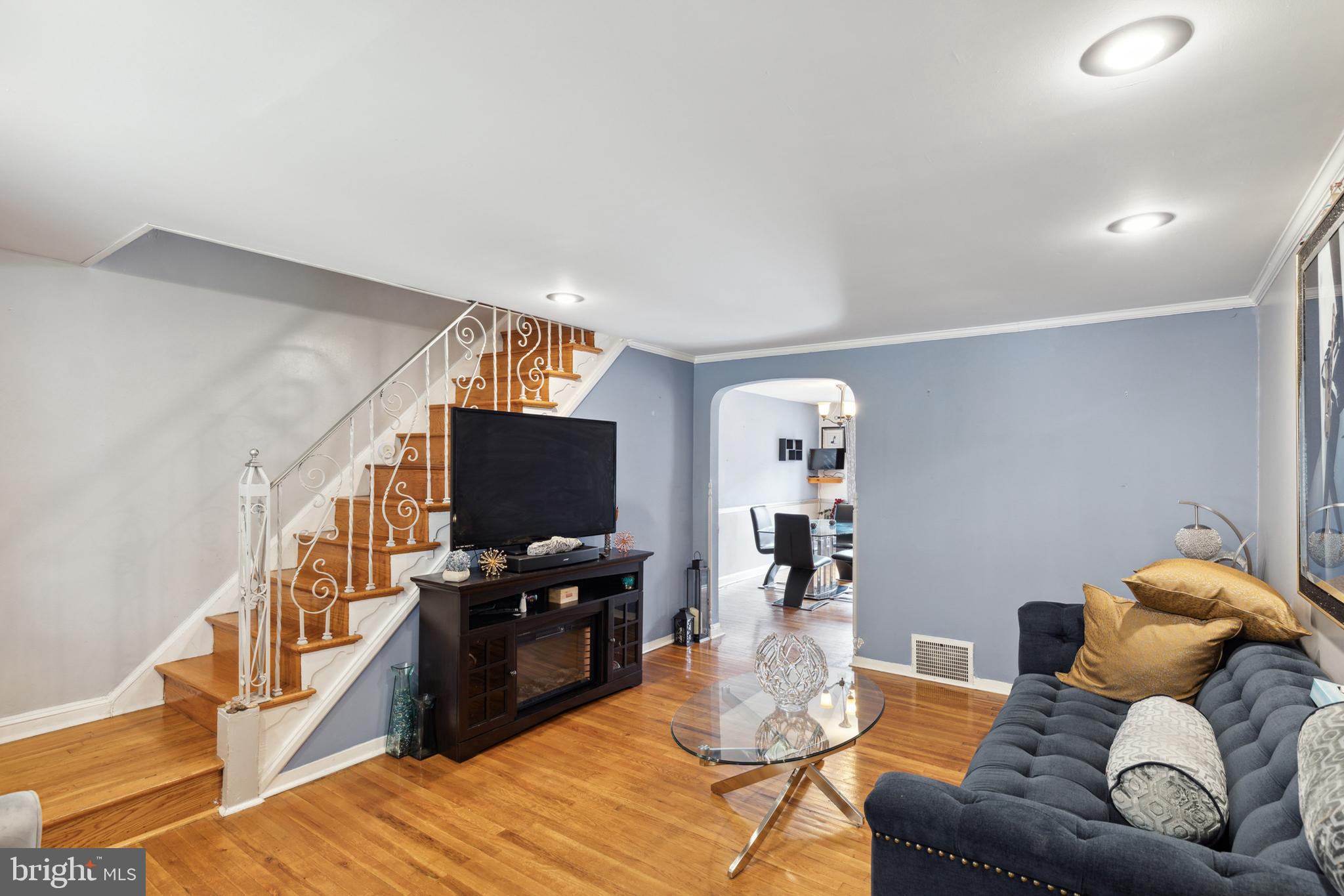Entry/Living Area