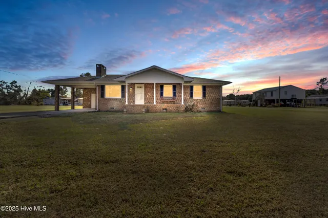 $275,000 | 16 Elm Street, Vandemere, NC 28587