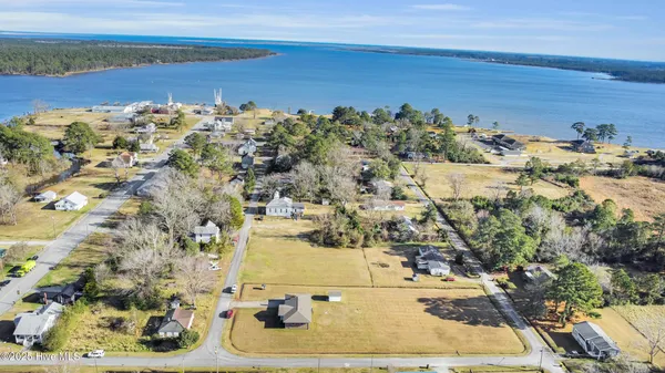 $255,000 | 16 Elm Street, Vandemere, NC 28587