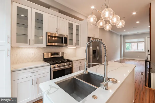 $2,395 | 2329 Gerritt Street, Philadelphia, PA 19146