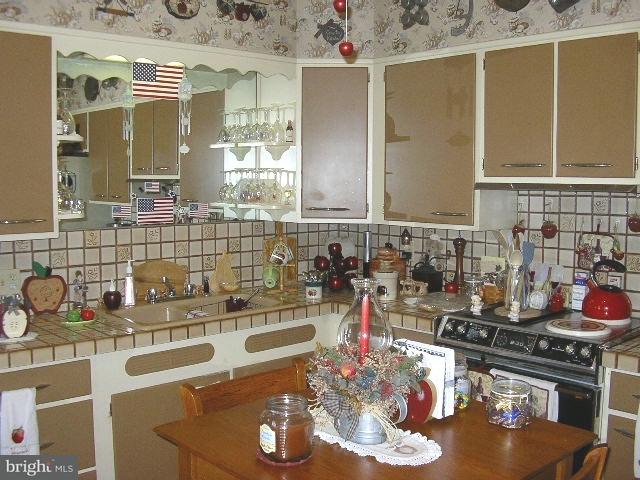 1546 Mt Zion Road Lebanon, PA 17046 - Photo 9 of 29 Gallery Image 9