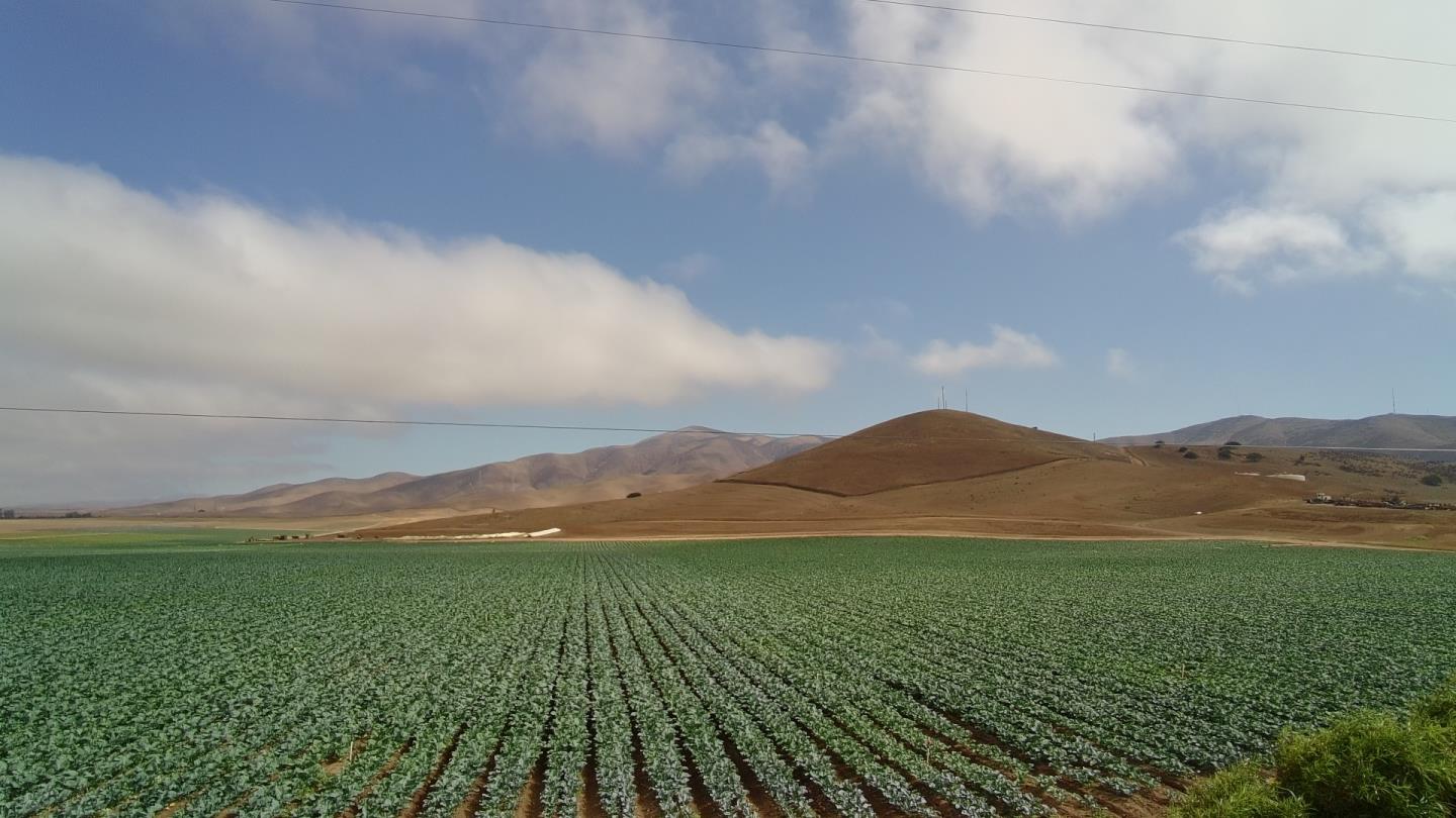 949 Terraza Street Soledad, CA 93960 - Photo 29 of 38 a view of an ocean and a mountain