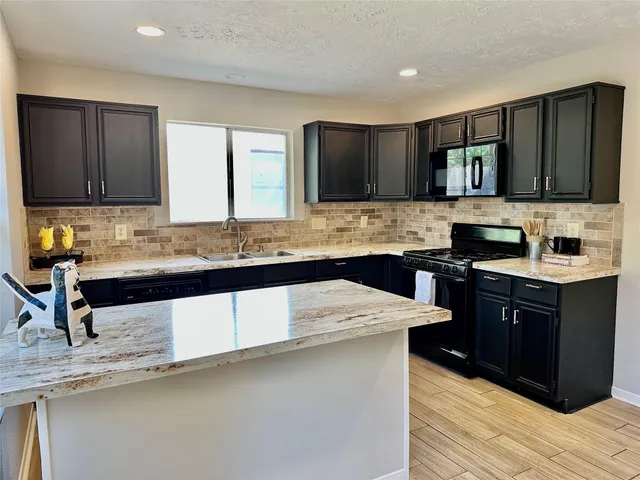 $2,000 | 7114 River Mill Drive, Spring, TX 77379