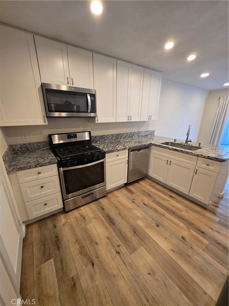 22 Exeter, Unit 23 Irvine, CA 92612 - Photo 17 of 34