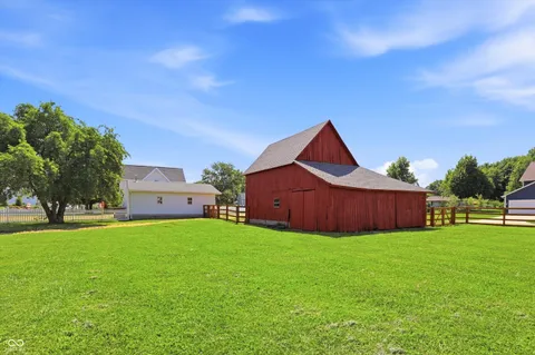 $525,000 | 2720 South 650 East, Whitestown, IN 46075