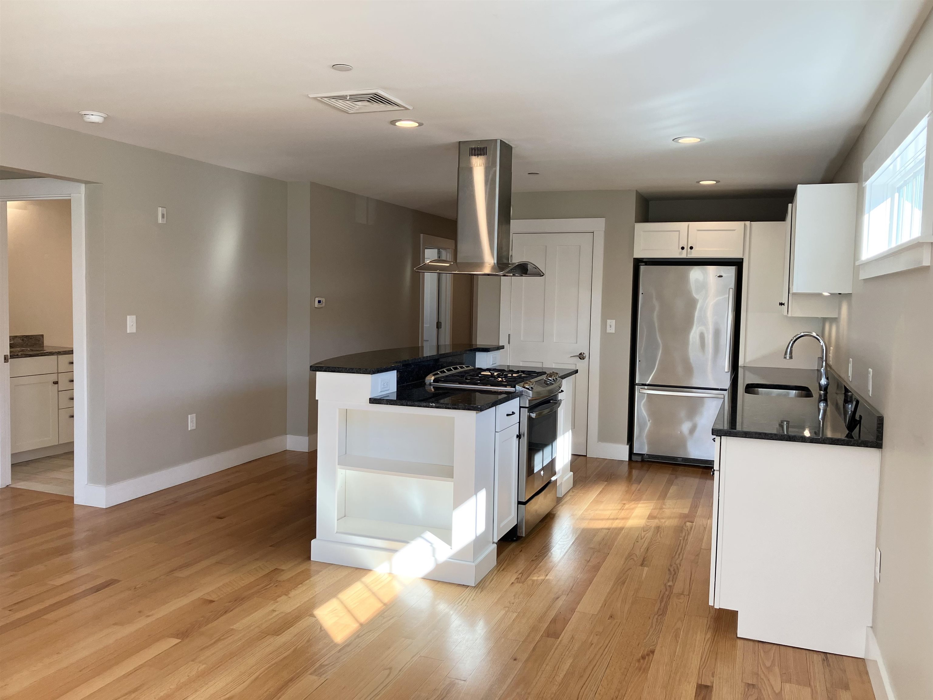 26 North Main Street, Unit 7 Mont Vernon, NH 03057 - Photo 12 of 51